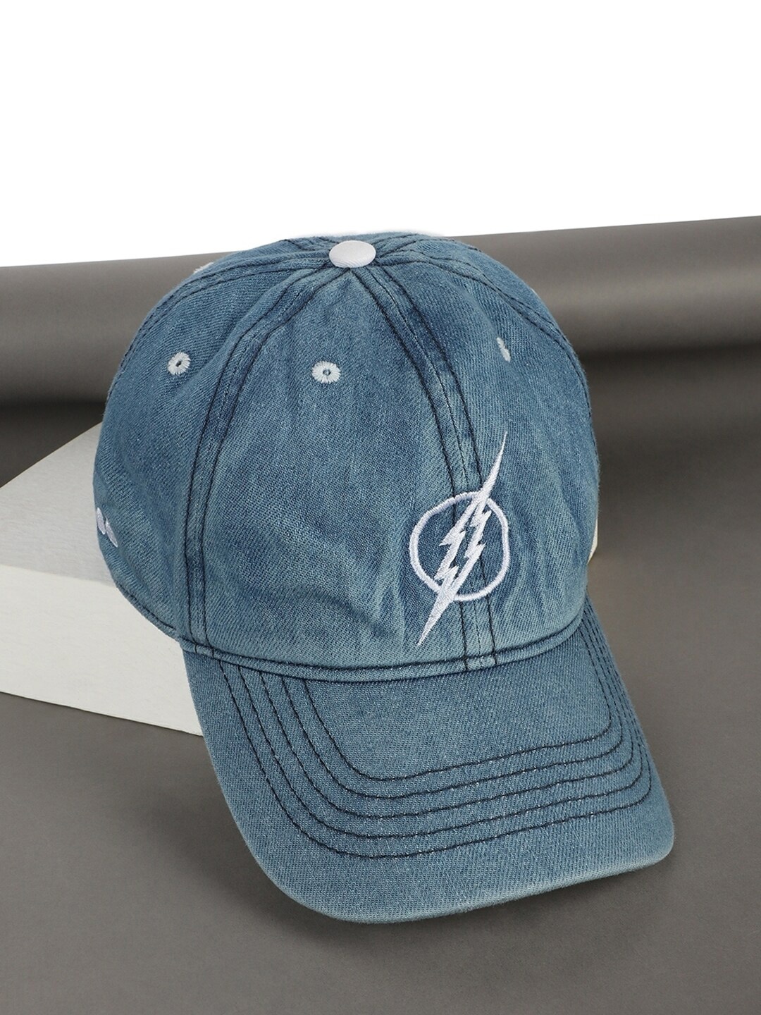 

Bewakoof Unisex DC Comics Merchandise Embroidered Cotton Baseball Cap, Blue