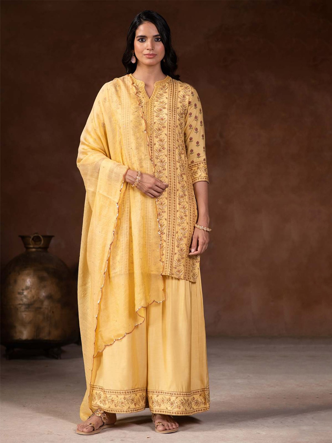 

Prakriti Jaipur Floral Printed Straight Kurta, Yellow