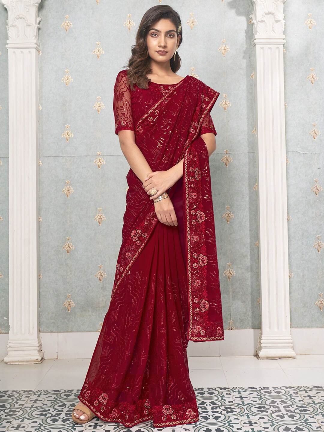 

Satrani Red & Gold-Toned Floral Sequinned Embroidered Saree