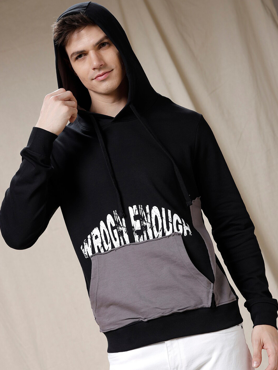 

WROGN Printed Kangaroo Pocket Hooded Acrylic Sweatshirt, Black