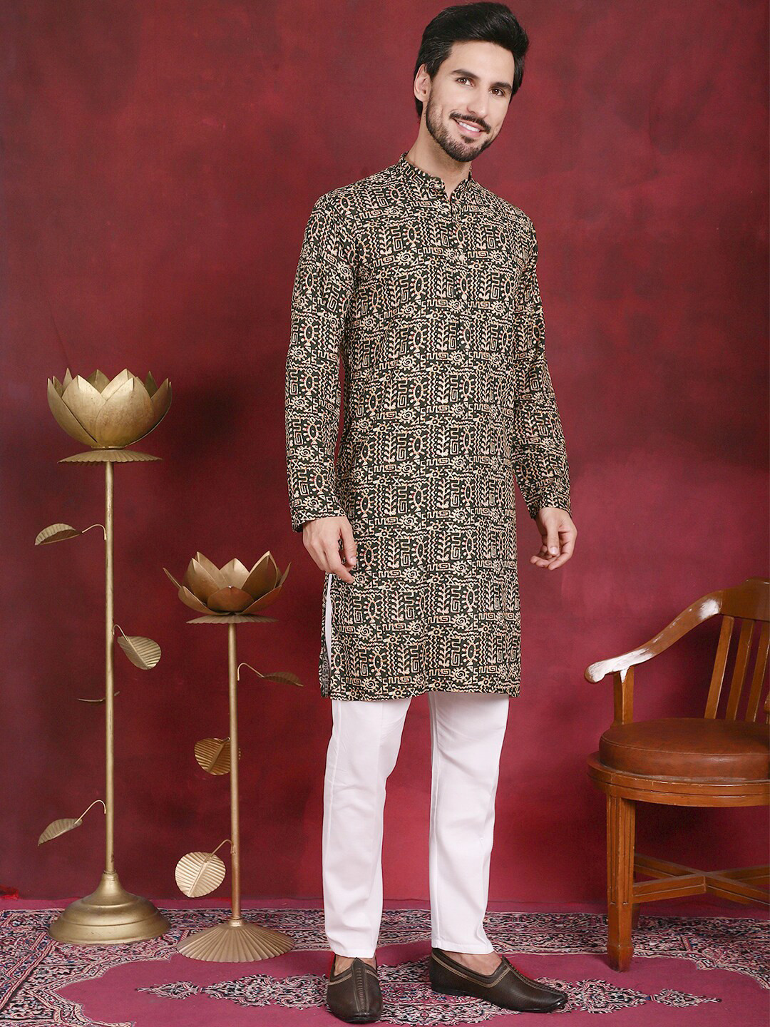

Jompers Ethnic Motifs Printed Regular Kurta with Pyjamas, Black