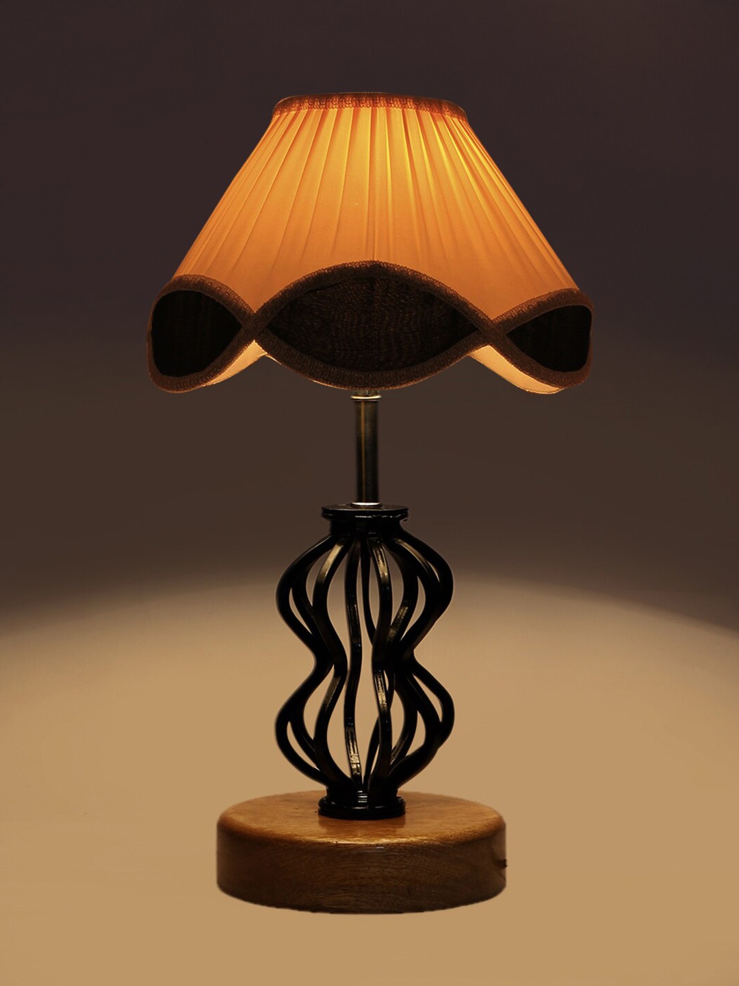 

Devansh Off-White and Black Vintage cotton Table Lamps