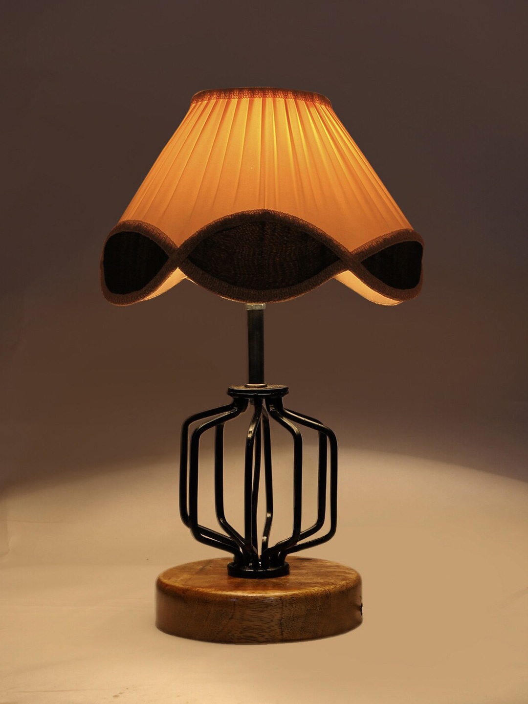 

Devansh White Black Frustum Table Lamps