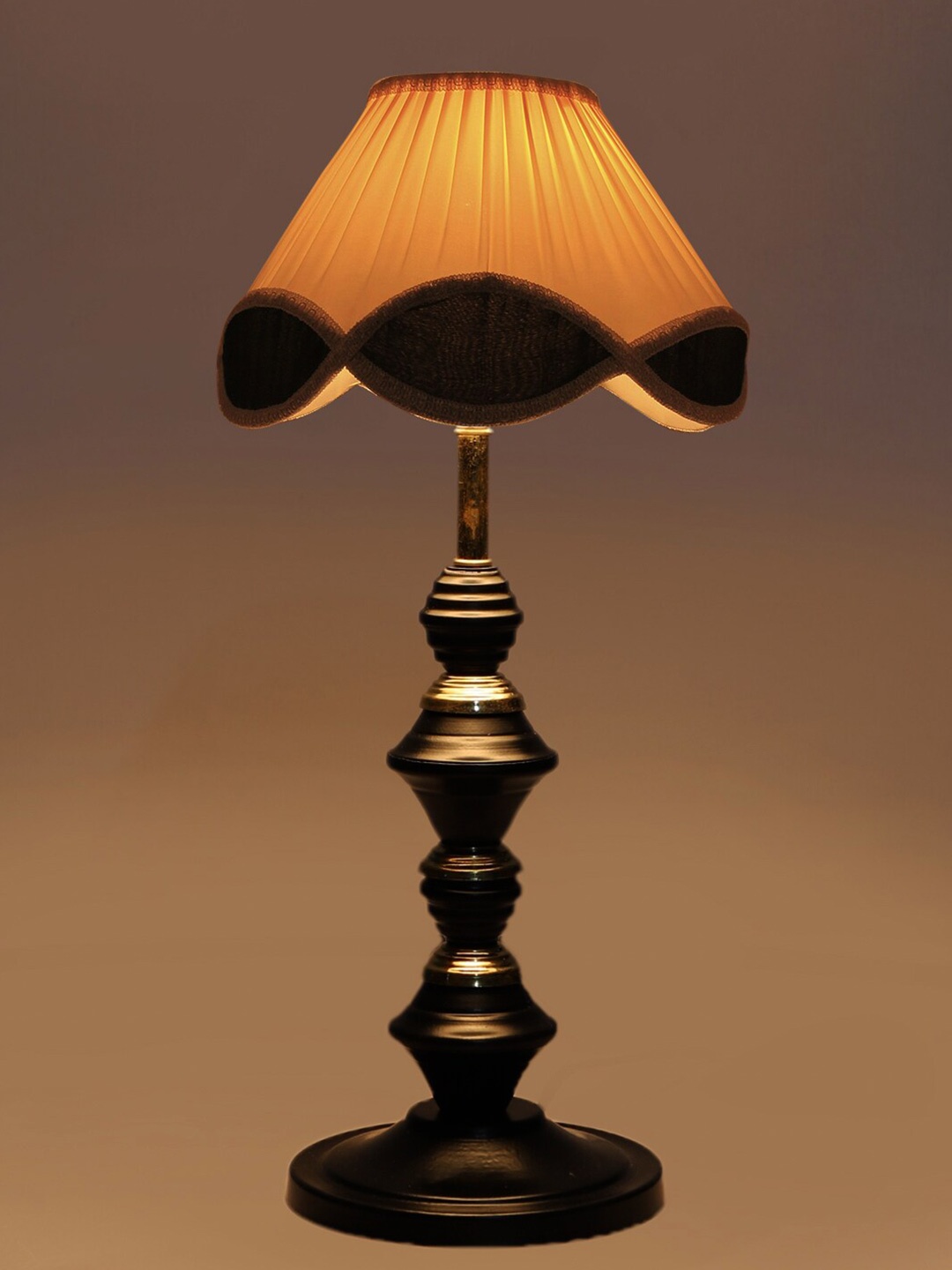 

Devansh Black & Beige Iron Frustum Table Lamp With Iron Black Base