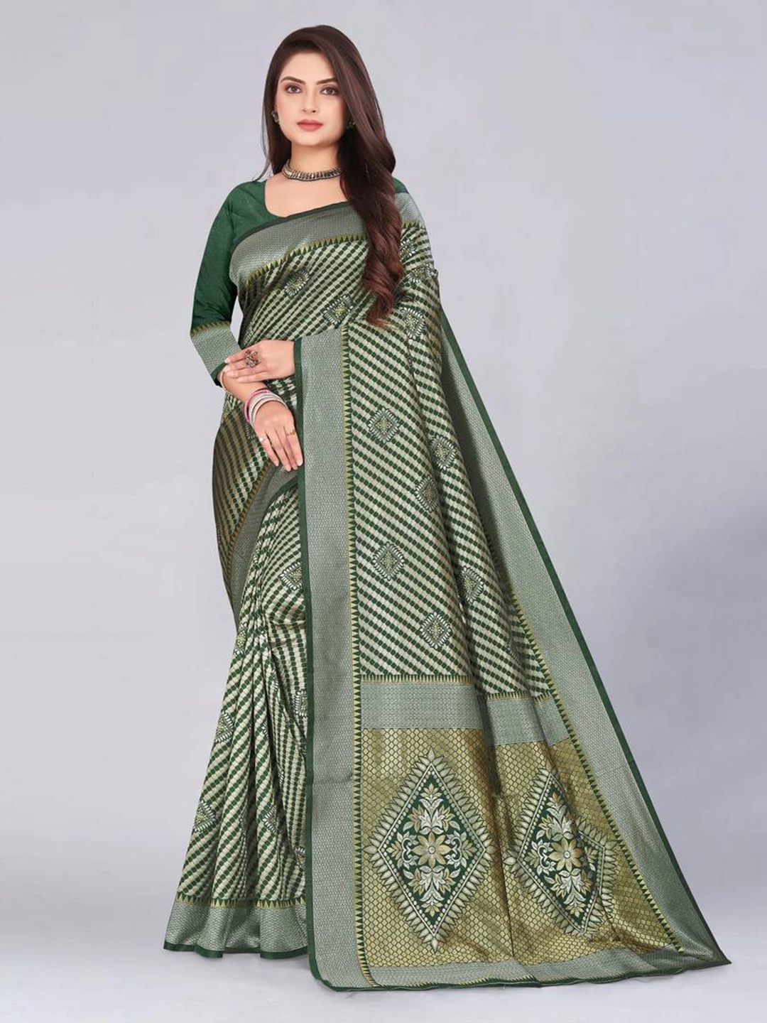 

MUKHITA Woven Design Zari Kanjeevaram Saree, Green