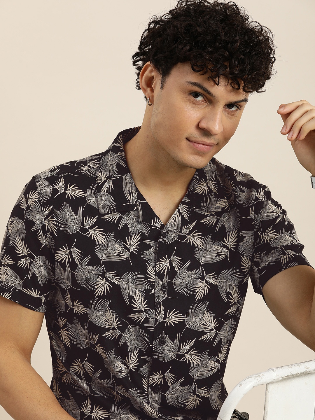 

HERE&NOW Men Slim Fit Tropical Printed Casual Shirt, Black