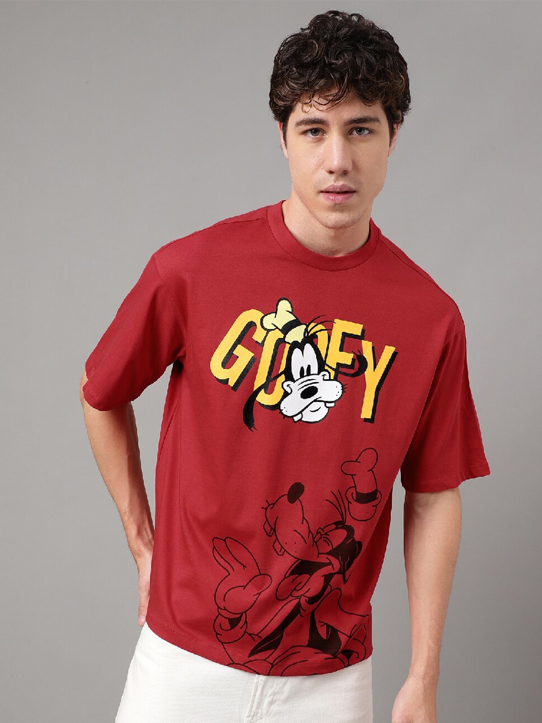 

Free Authority Men Mickey & Friends Printed Round-Neck Loose fit T-shirts, Red