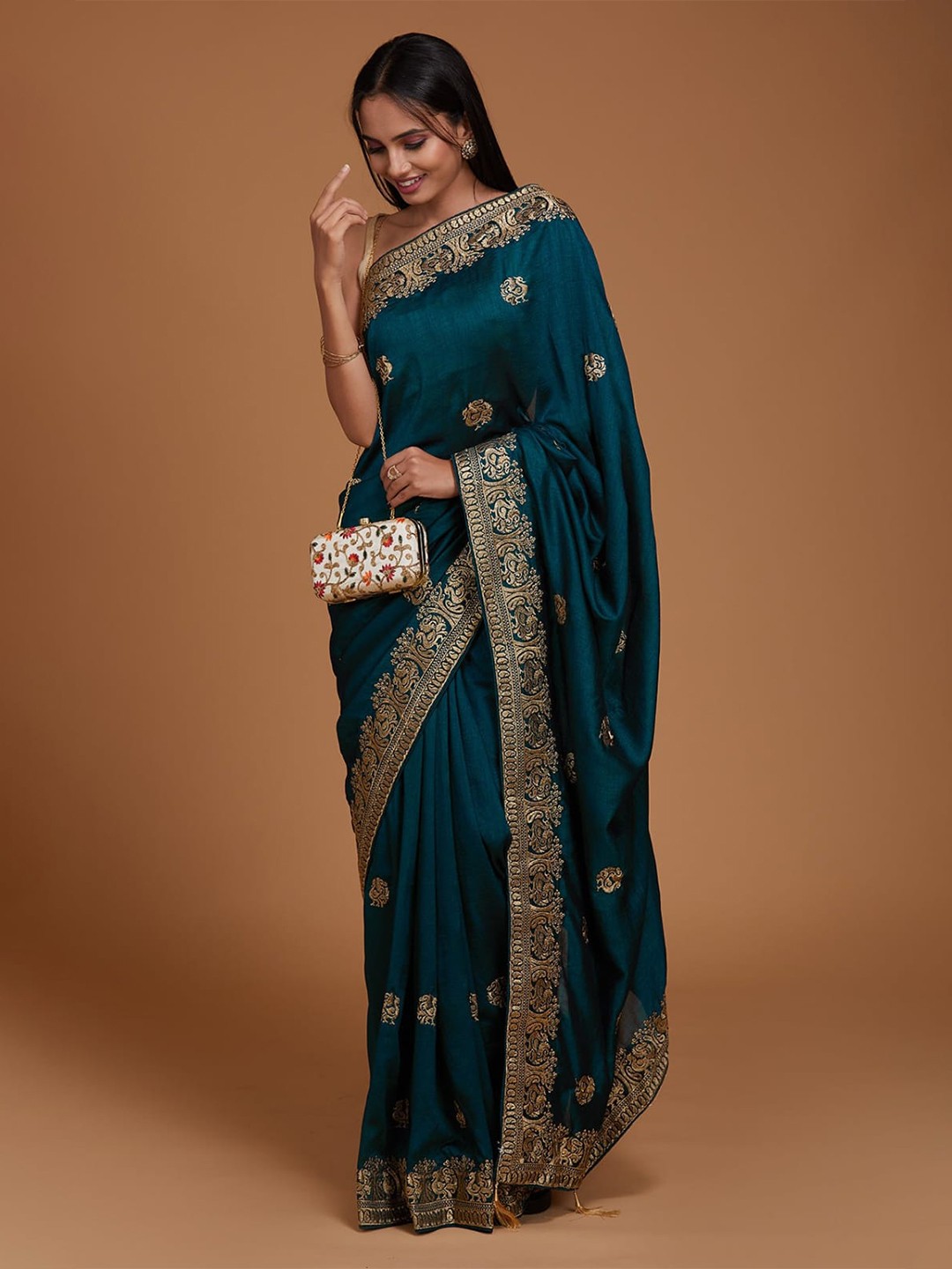 

Munir Floral Embroidered Saree, Blue