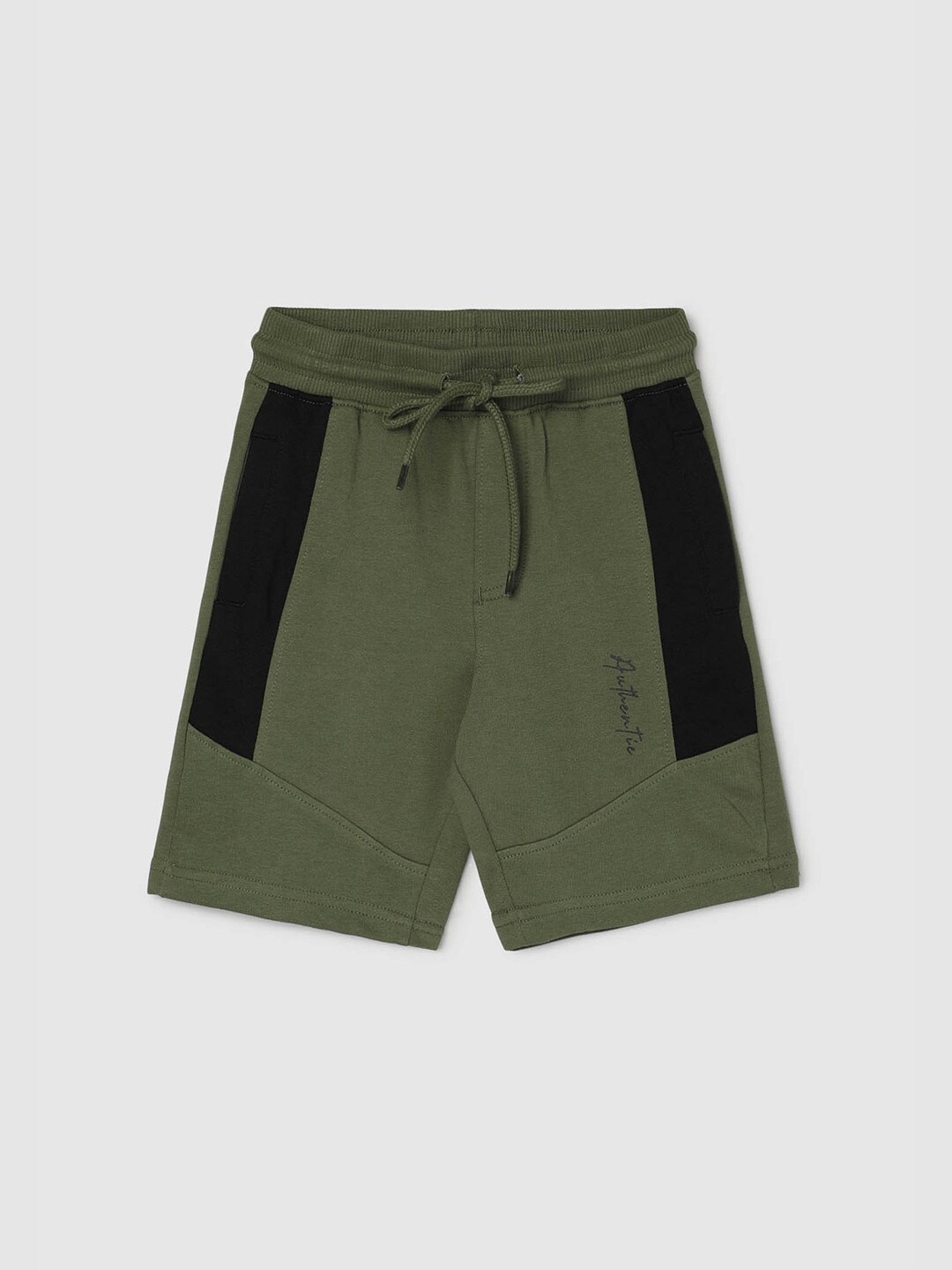 max Boys Colourblocked Sports Shorts, Green