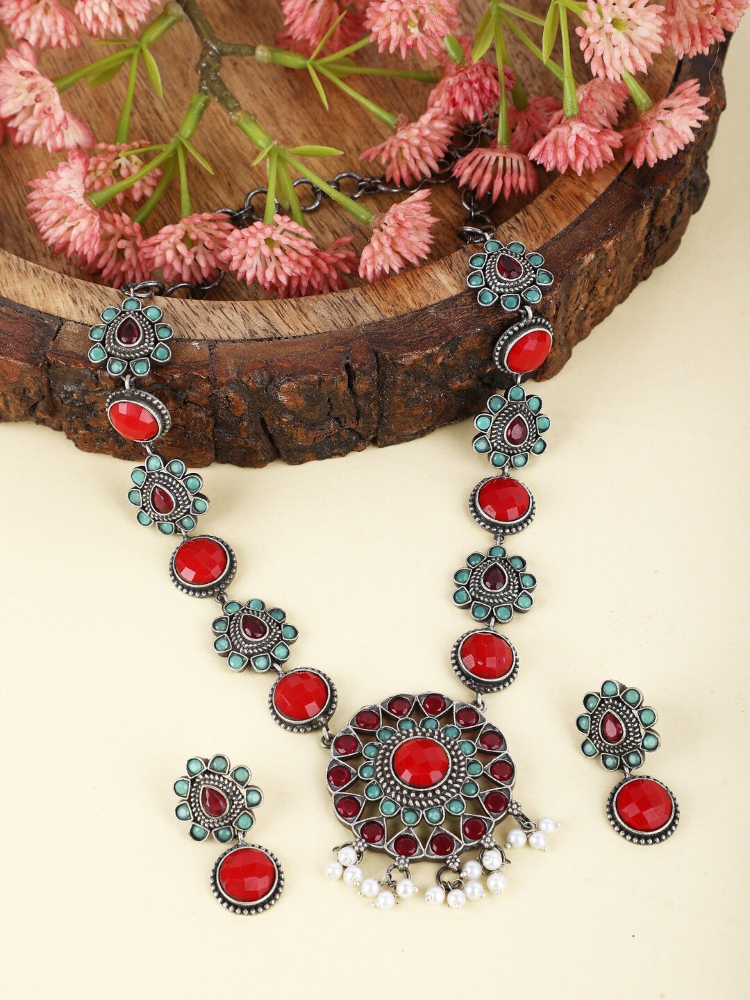 

Sangria Silver Toned Silver Plated Oxidised German Silver Jewellery Set
