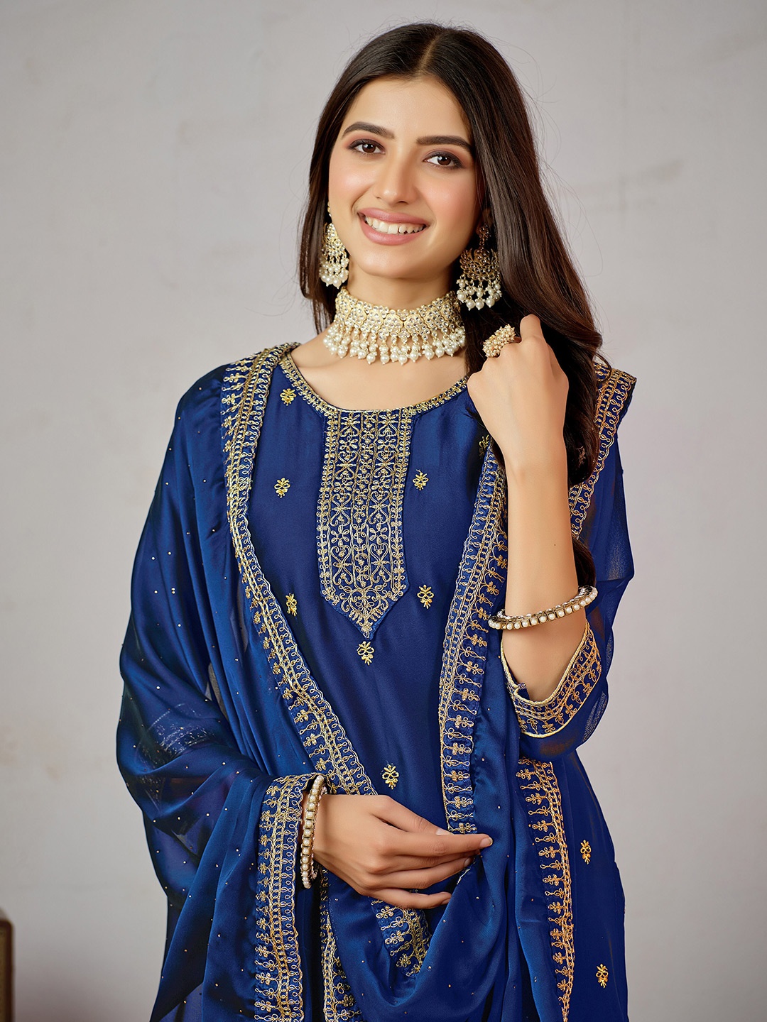 

Ishin Ethnic Motifs Embroidered Regular Kurta with Trousers & Dupatta, Blue