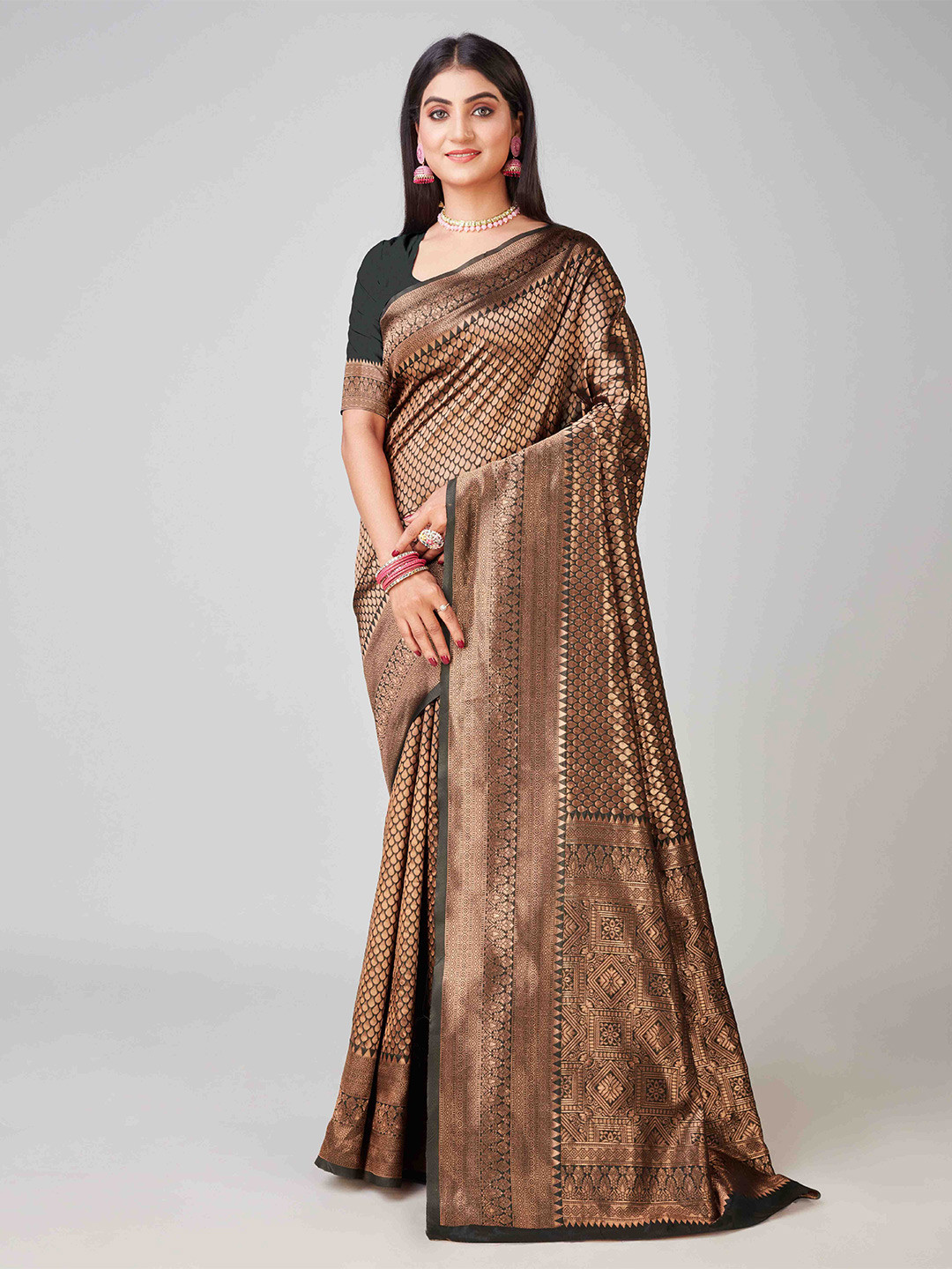 

KALINI Ethnic Motifs Woven Design Kanjeevaram Saree, Black