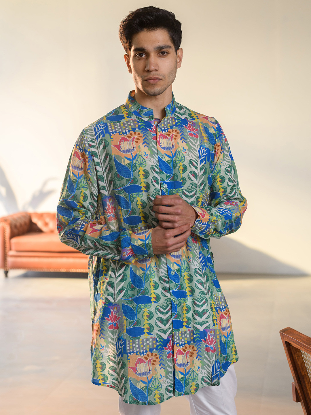 

QB MEN Ethnic Motifs Printed Pure Silk Straight Kurta, Blue