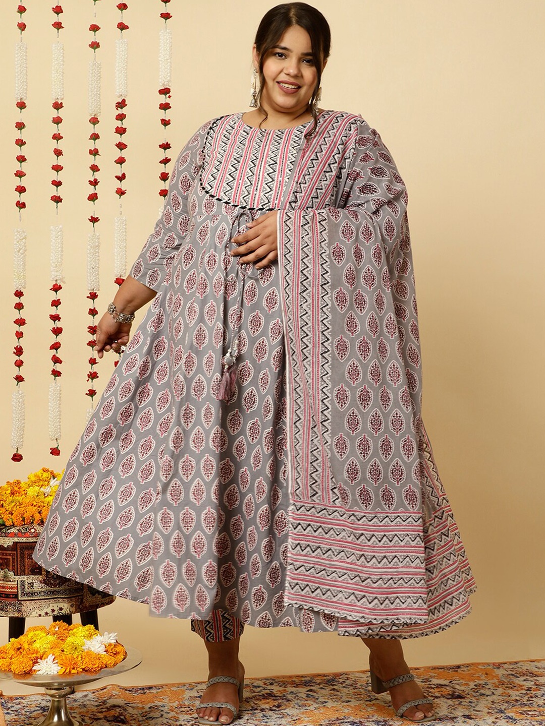 

Jaipur Kurti Ethnic Motifs Printed Pure Cotton Kurta With Trouser & Dupatta, Grey