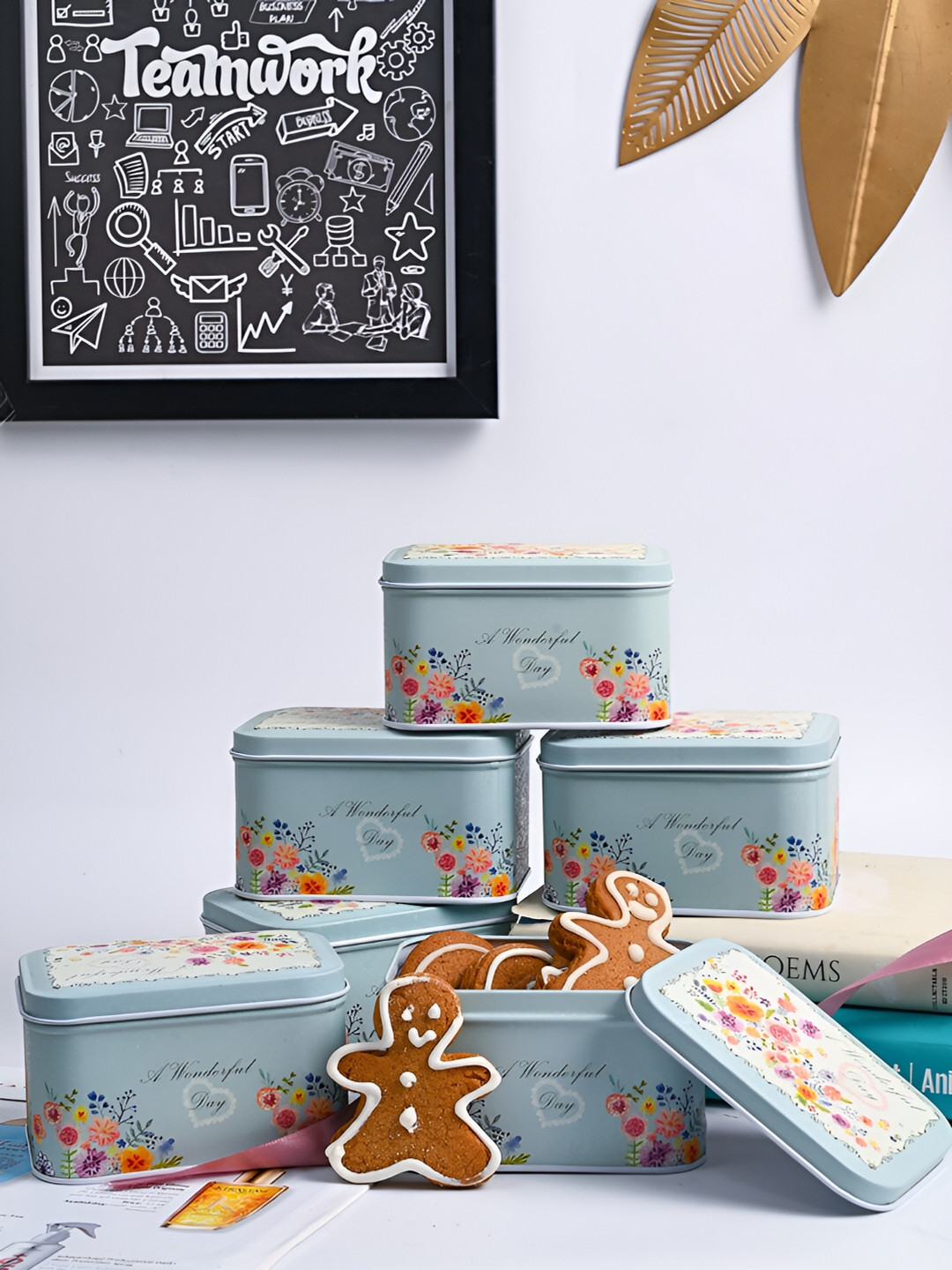 

MARKET99 Blue & Pink 6 Pieces Printed Metal Food Container