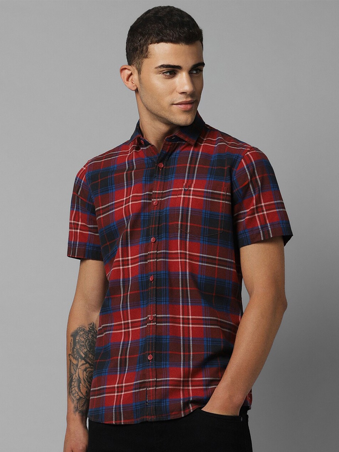 

Allen Solly Custom Fit Checked Cotton Casual Shirt, Red