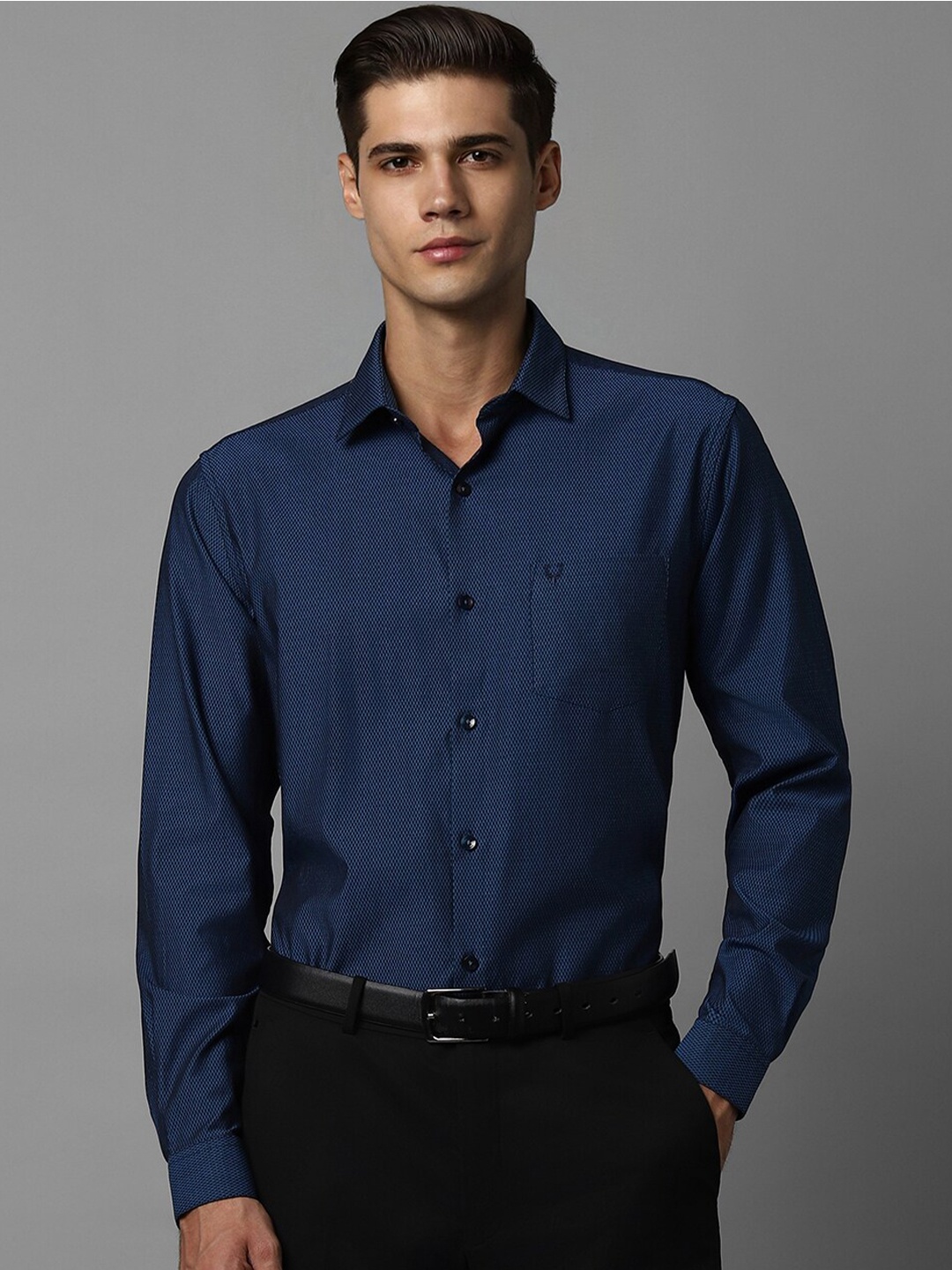 

Allen Solly Slim Fit Checked Cotton Formal Shirt, Navy blue