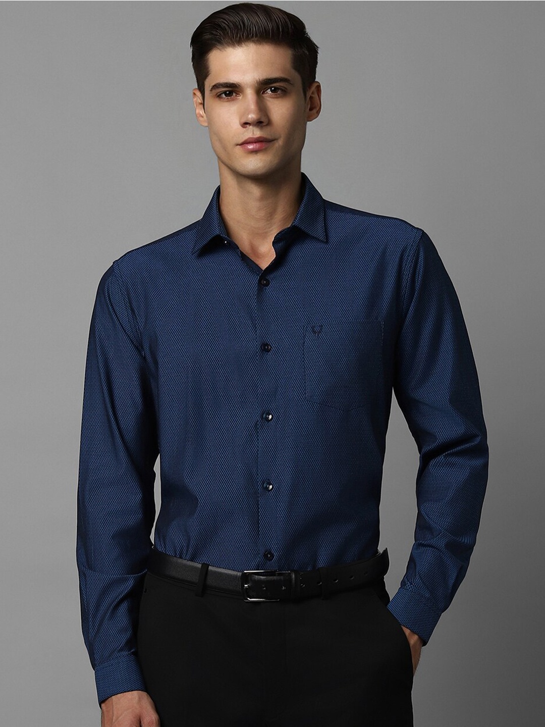 

Allen Solly Slim Fit Checked Cotton Formal Shirt, Navy blue