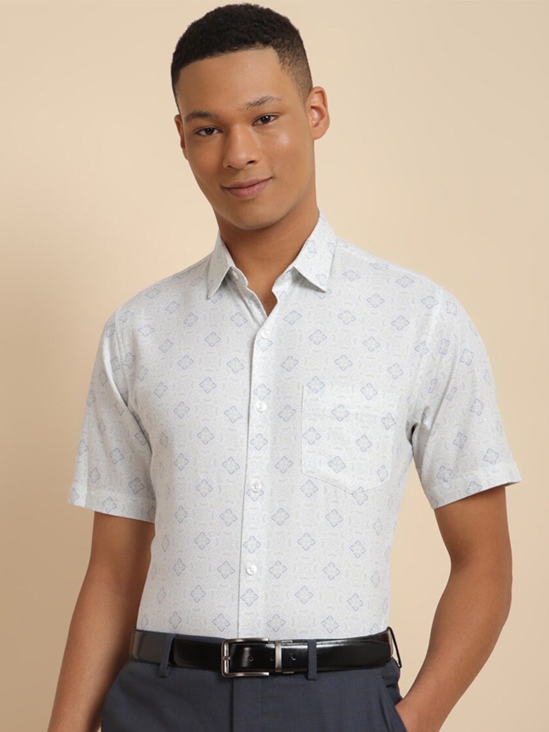 

Allen Solly Floral Spread Collar Slim Fit Printed Formal Shirt, White