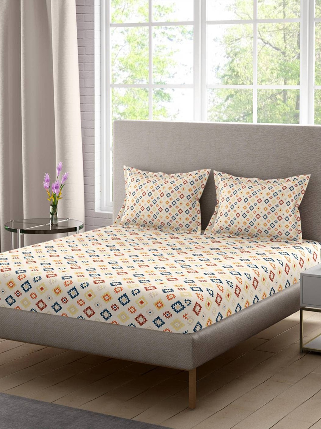 

Portico Cream-Coloured & Blue Geometric Cotton 180 TC King Bedsheet with 2 Pillow Covers