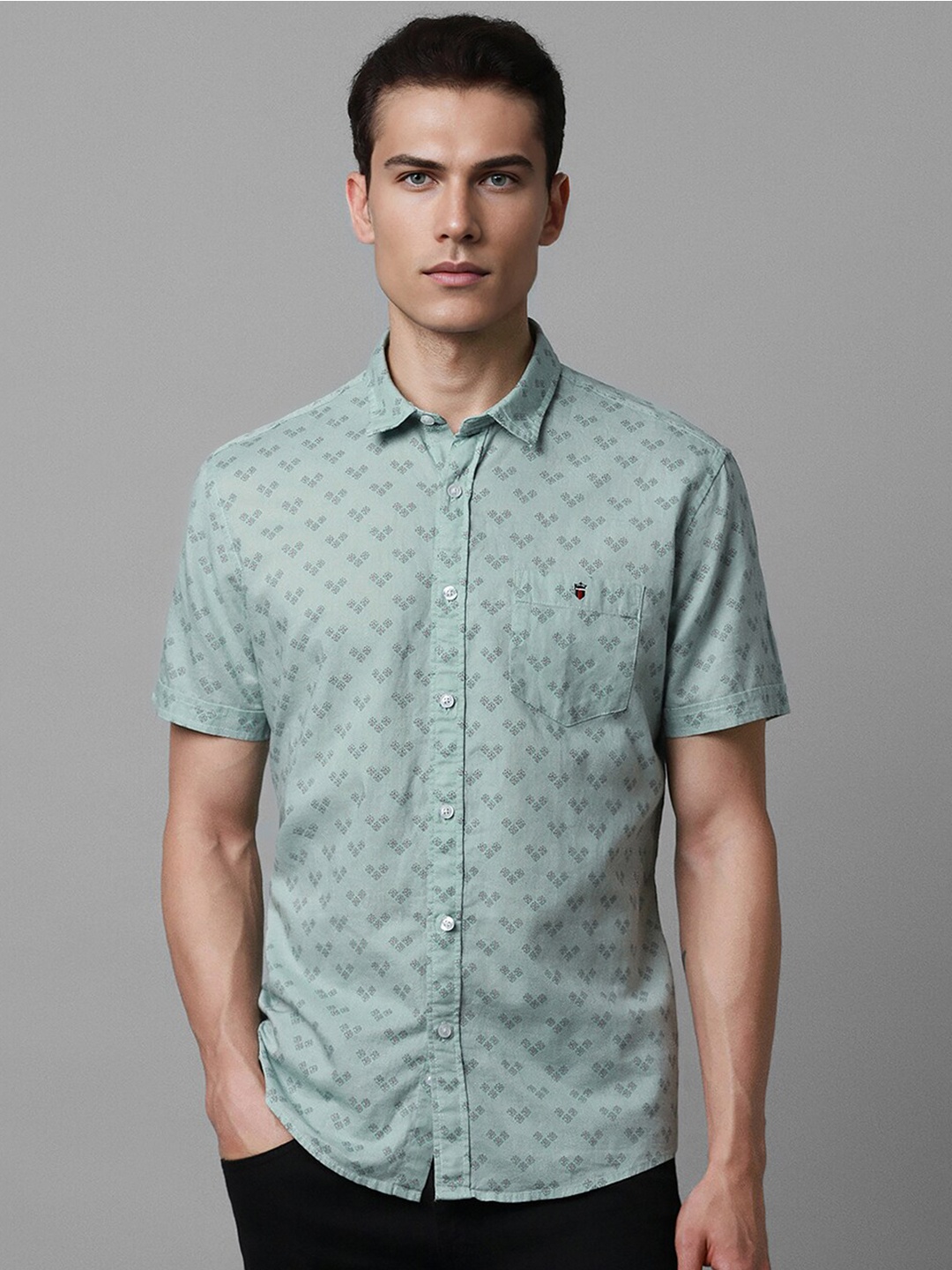 

Louis Philippe Jeans Slim Fit Opaque Geometric Printed Cotton Casual Shirt, Green