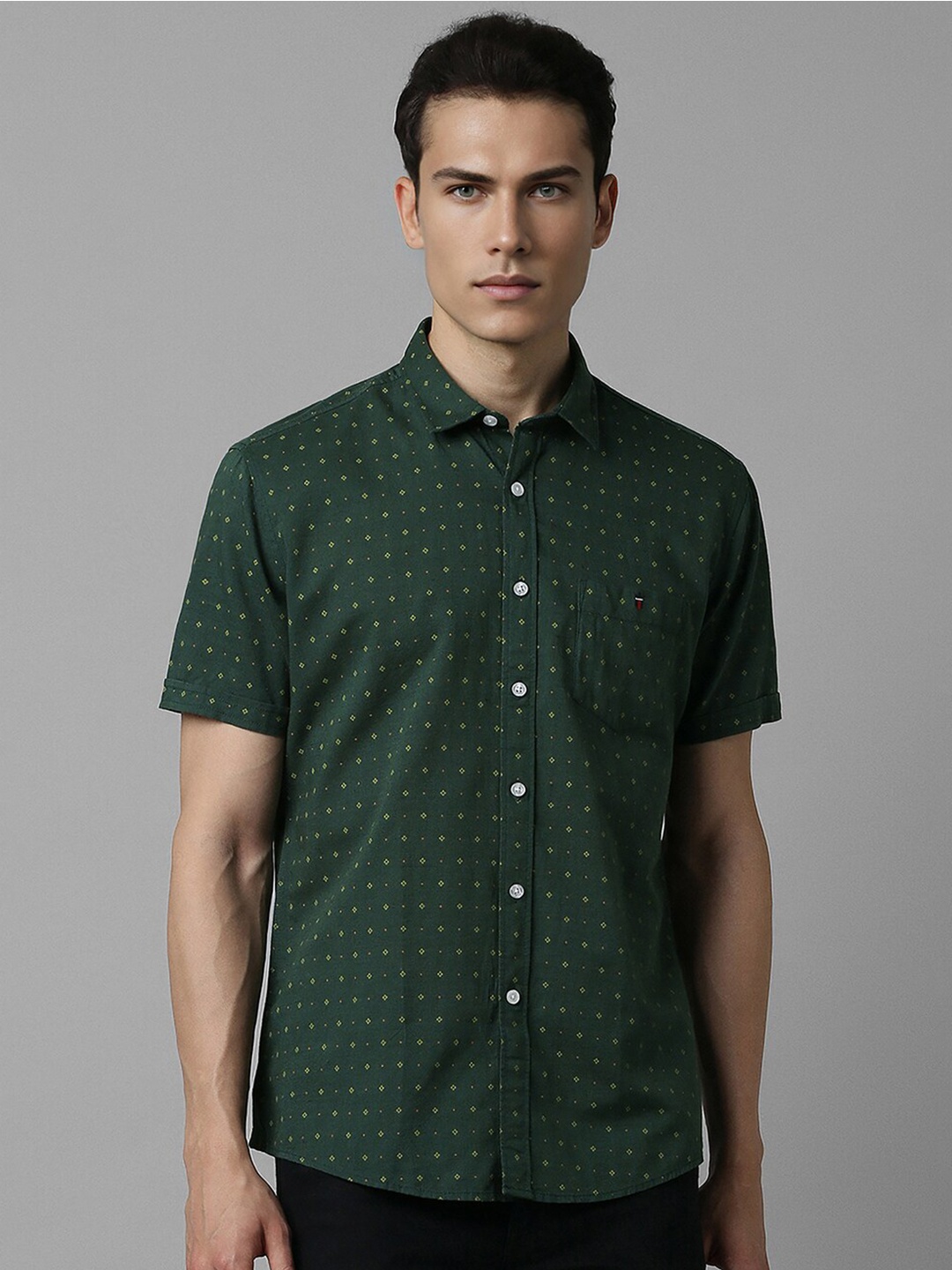 

Louis Philippe Jeans Slim Fit Opaque Printed Casual Shirt, Green