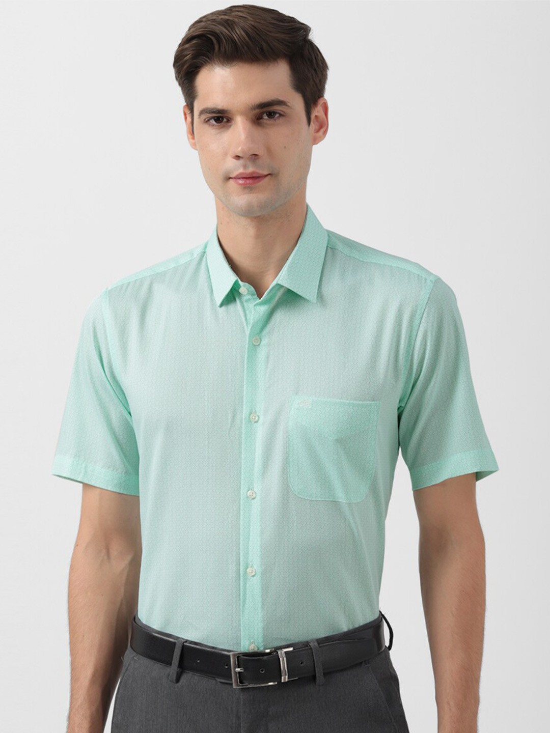 

Peter England Spread Collar Opaque Cotton Formal Shirt, Green