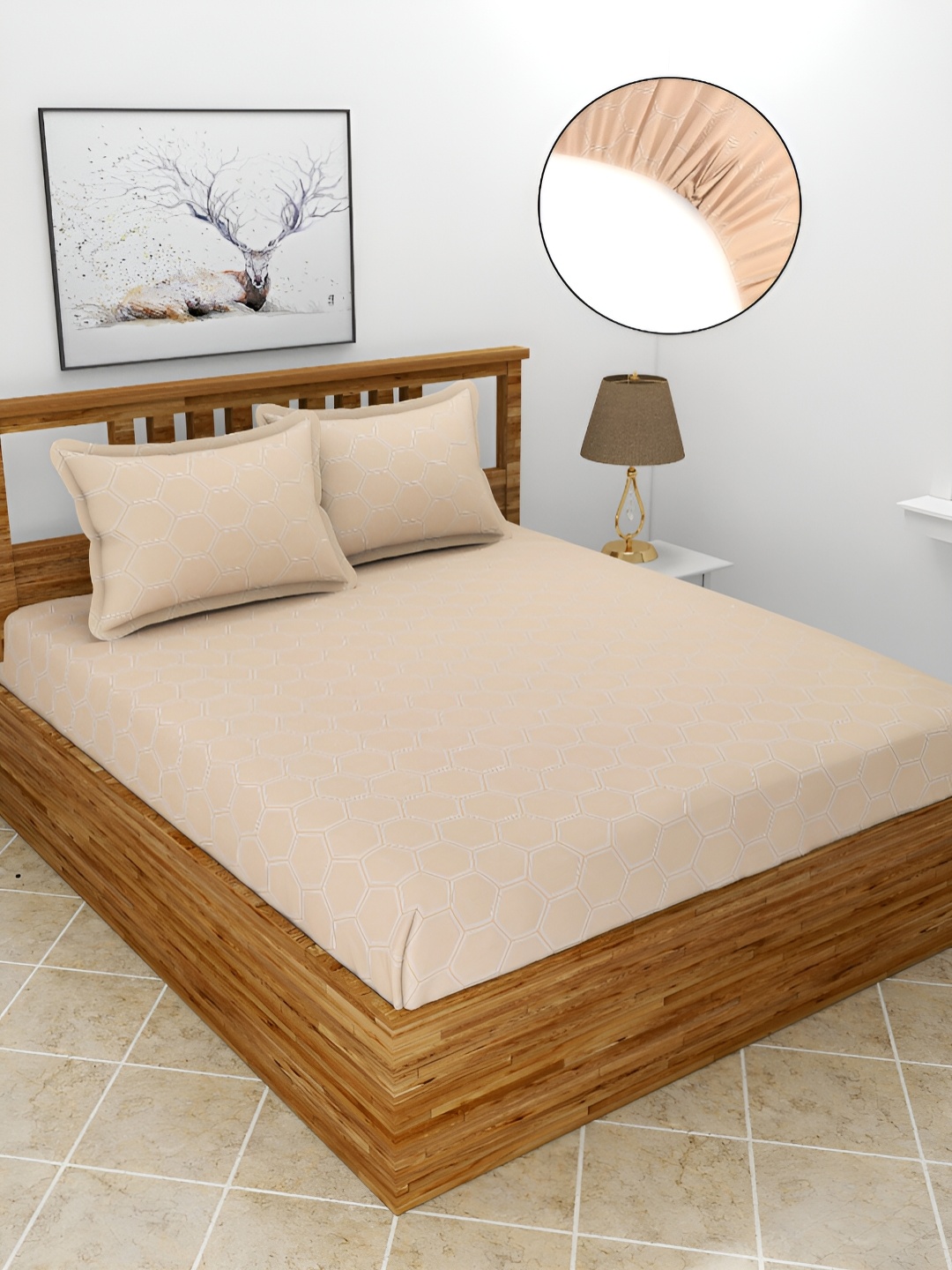 

BREVARD Peach Geometric 210 TC Fitted Queen Bedsheet With 2 Pillow Covers
