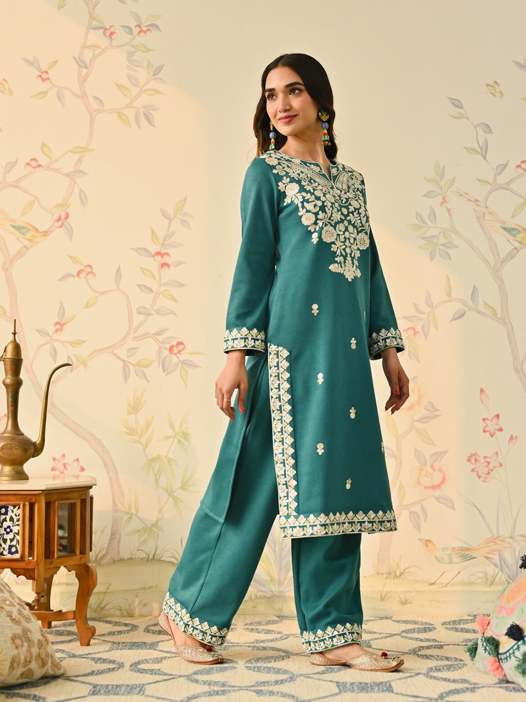 

Rustorange Floral Embroidered Acrylic Straight Kurta, Teal