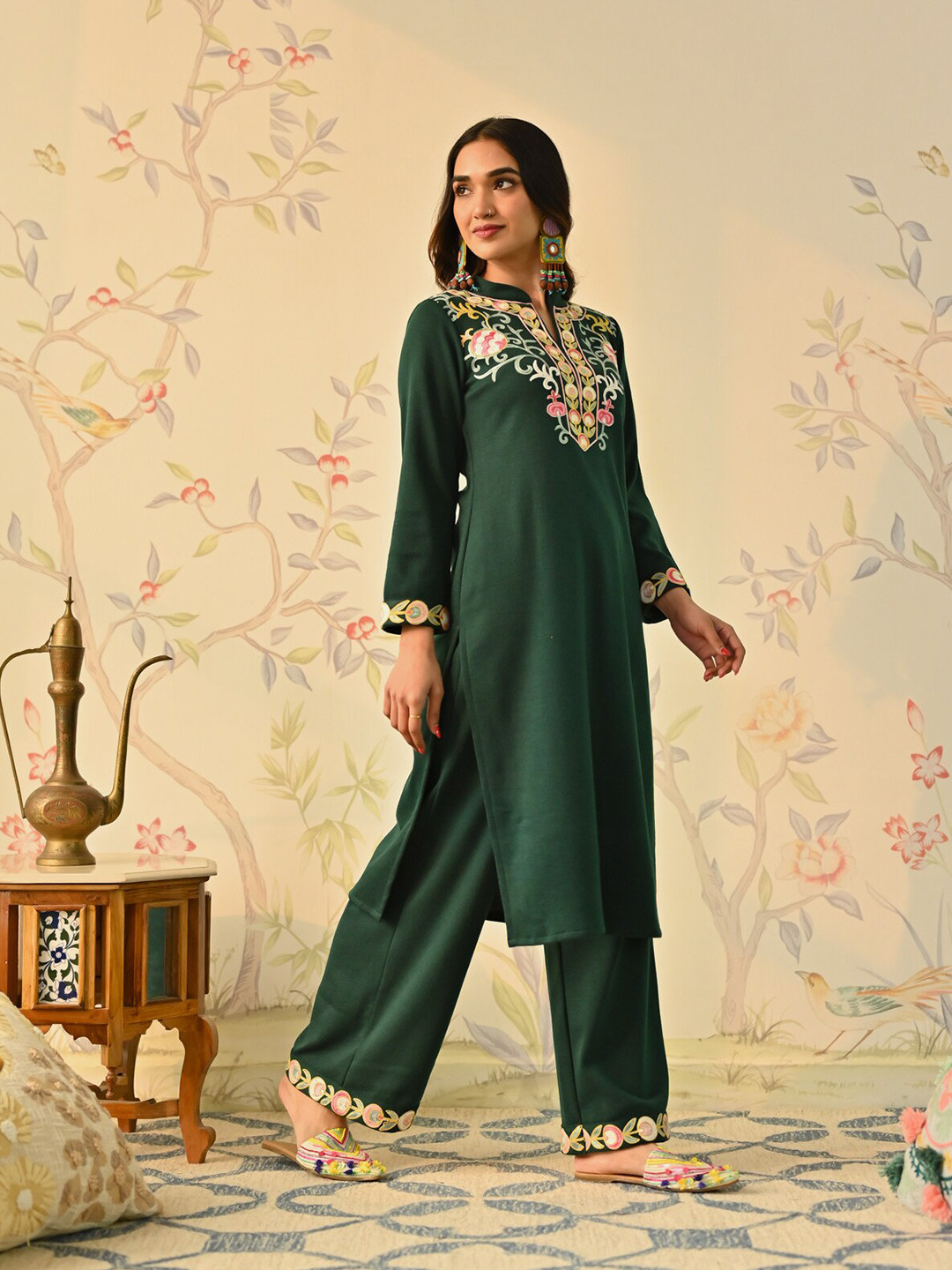 

Rustorange Floral Embroidered Mandarin Collar Long Sleeves Thread Work Acrylic Kurta, Green