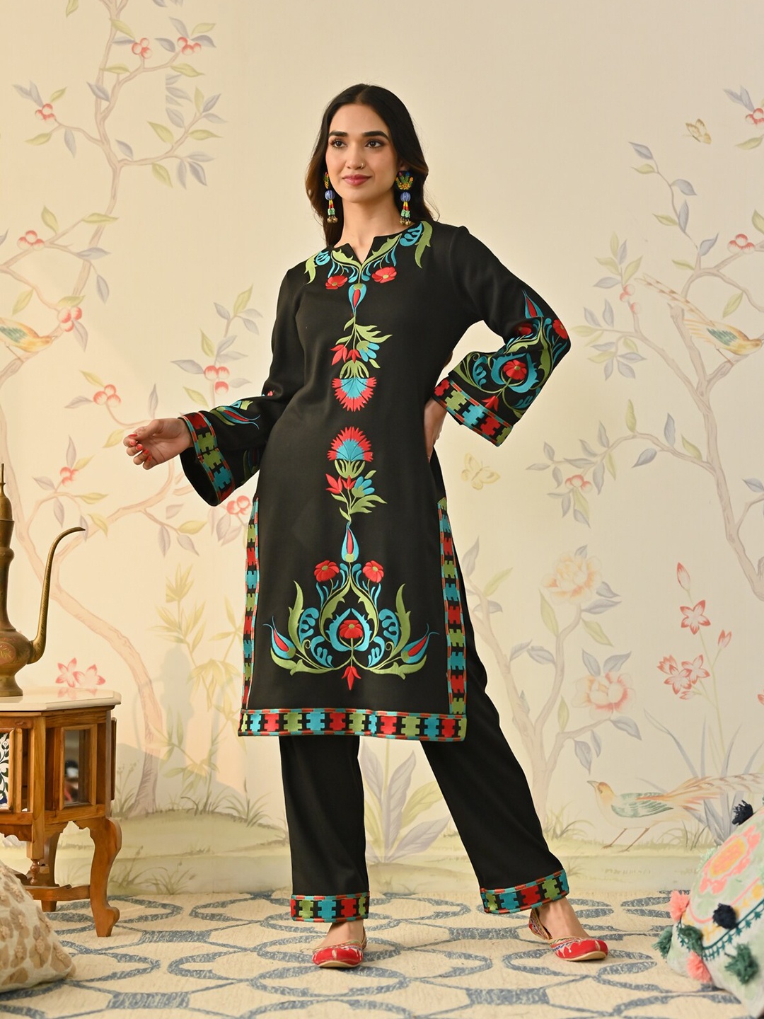 

Rustorange Floral Embroidered Long Sleeves Kurta, Black