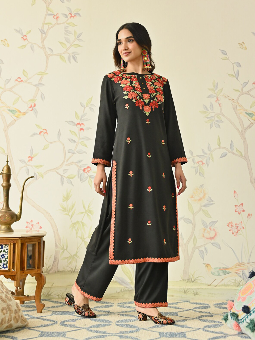 

Rustorange Floral Embroidered Long Sleeves Kurta, Black