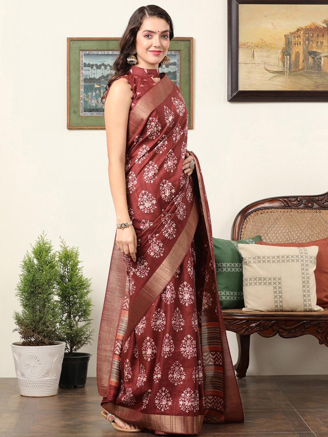 

Mitera Rust & White Ethnic Motifs Zari Sungudi Saree