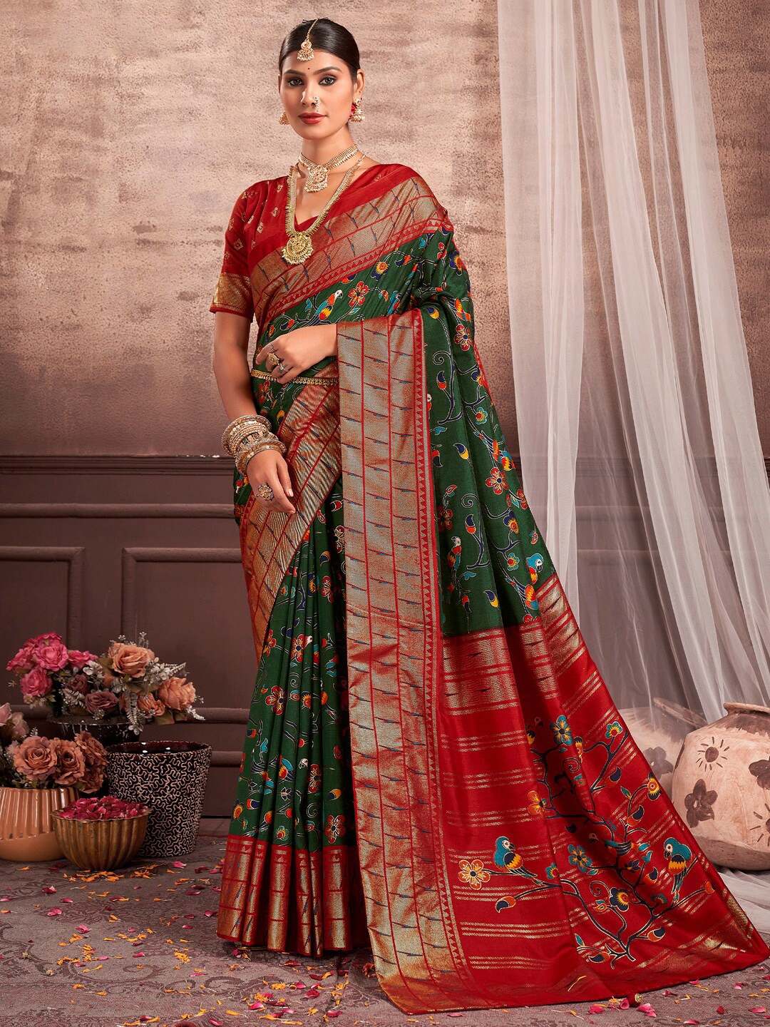 

Mitera Green & Maroon Floral Zari Sungudi Saree