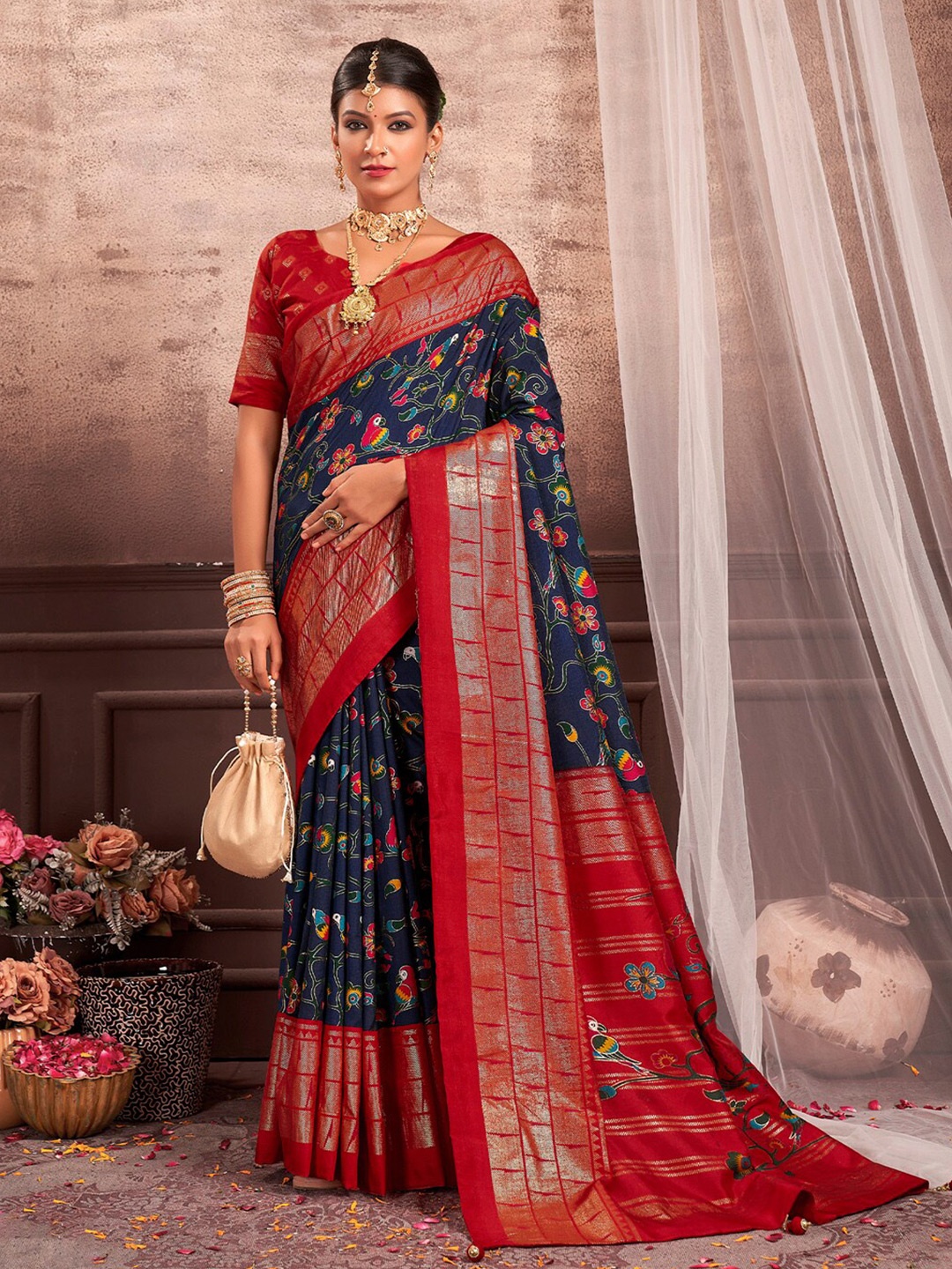 

Mitera Floral Printed Zari Sungudi Saree, Navy blue