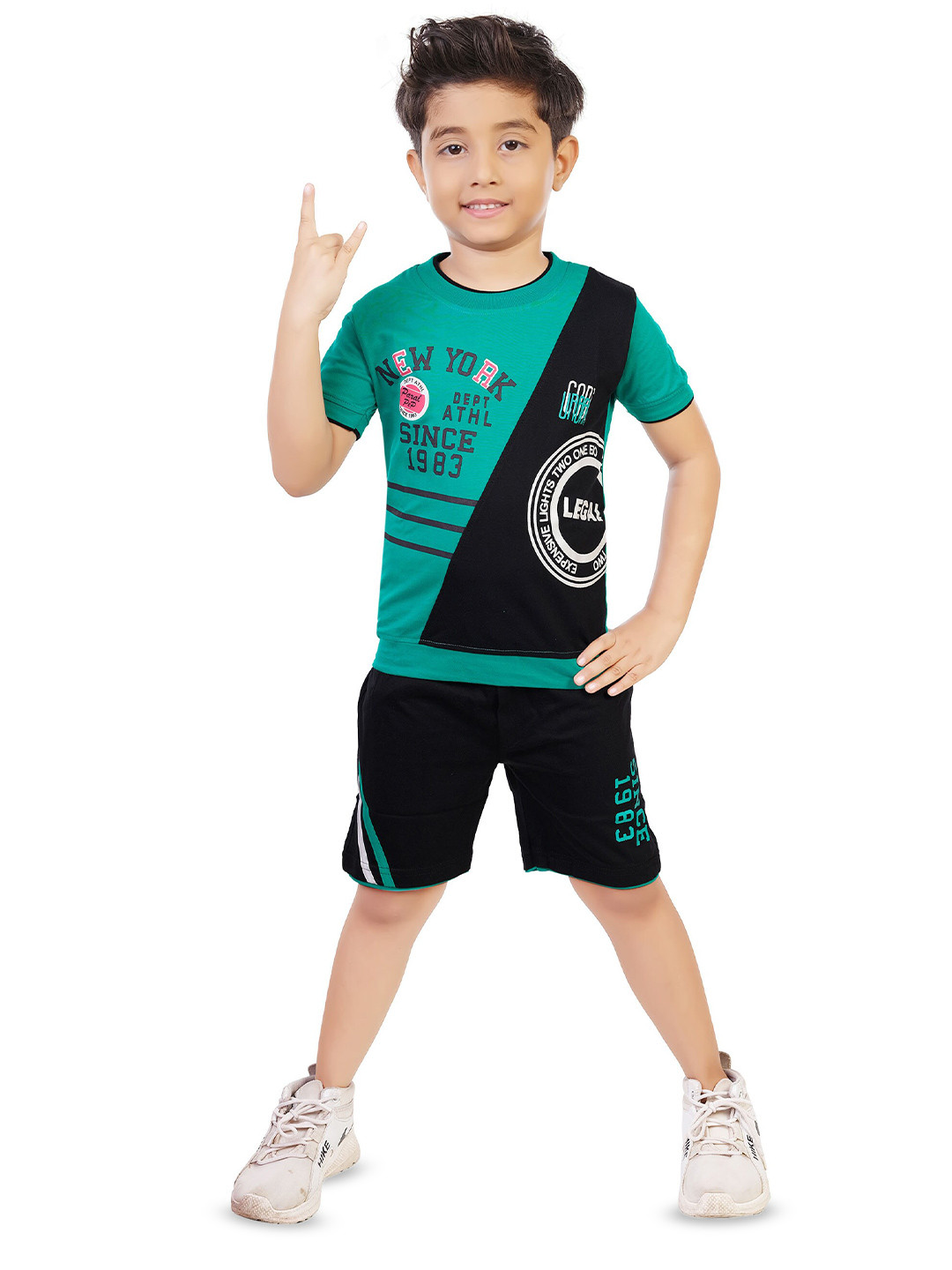 

BAESD Boys Printed T-shirt with Shorts, Green