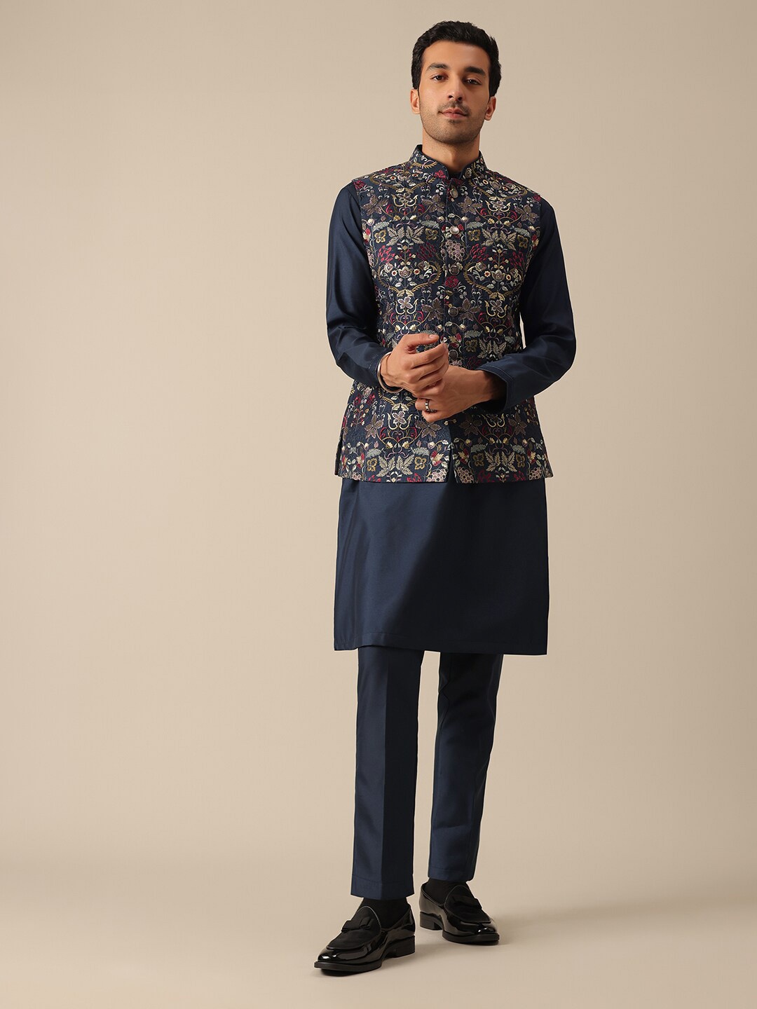 

KALKI Fashion Embroidered Regular Pure Silk Kurta with Trousers & Jacket, Blue