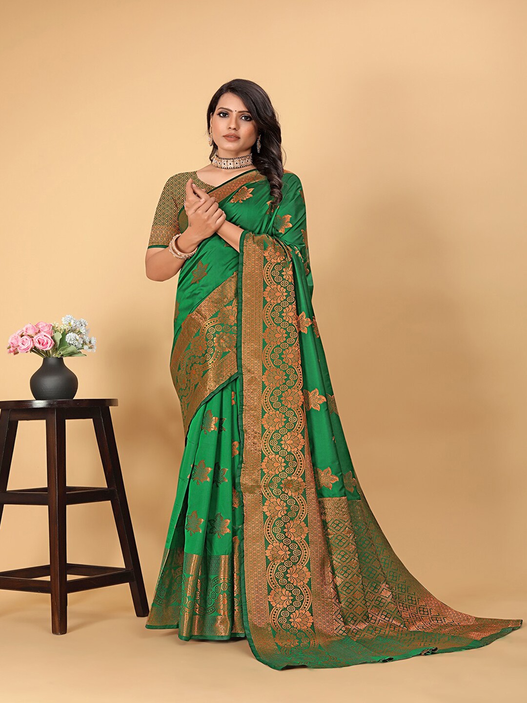 

Pionex Floral Woven Design Zari Pure Silk Banarasi Saree, Green