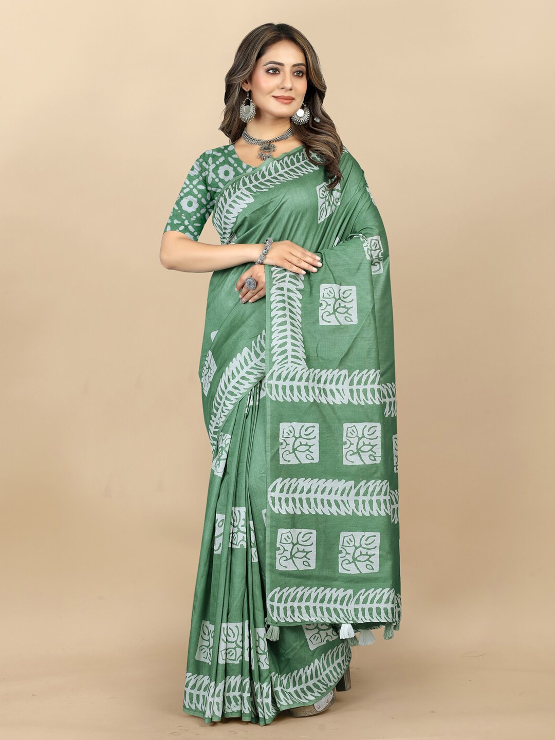 

MOKSHA DESIGNS Batik Printed Pure Cotton Chanderi Saree, Olive