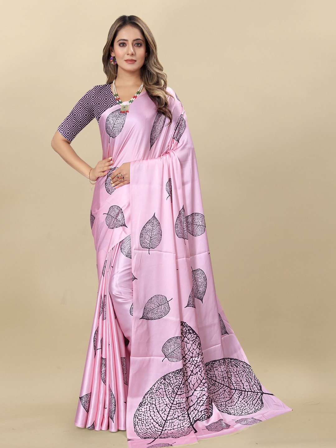 

MOKSHA DESIGNS Floral Printed Saree, Pink