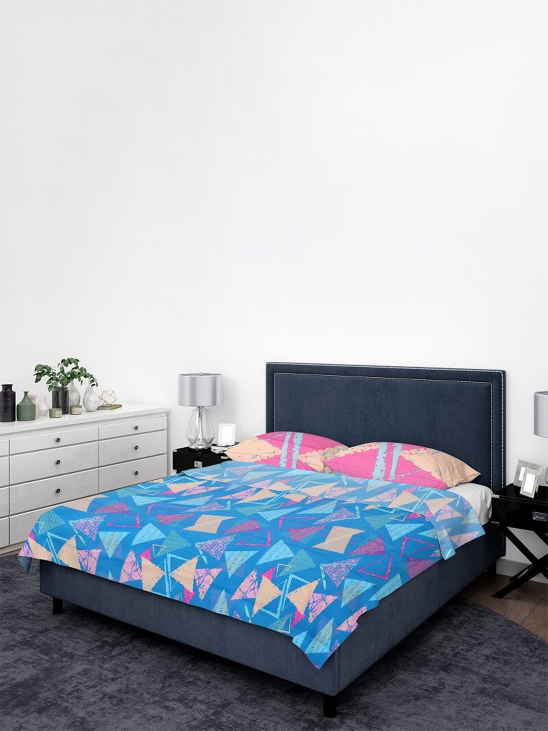 

BOMBAY DYEING Blue & Pink Geometric Cotton 100 TC Queen Bedsheet with 2 Pillow Covers