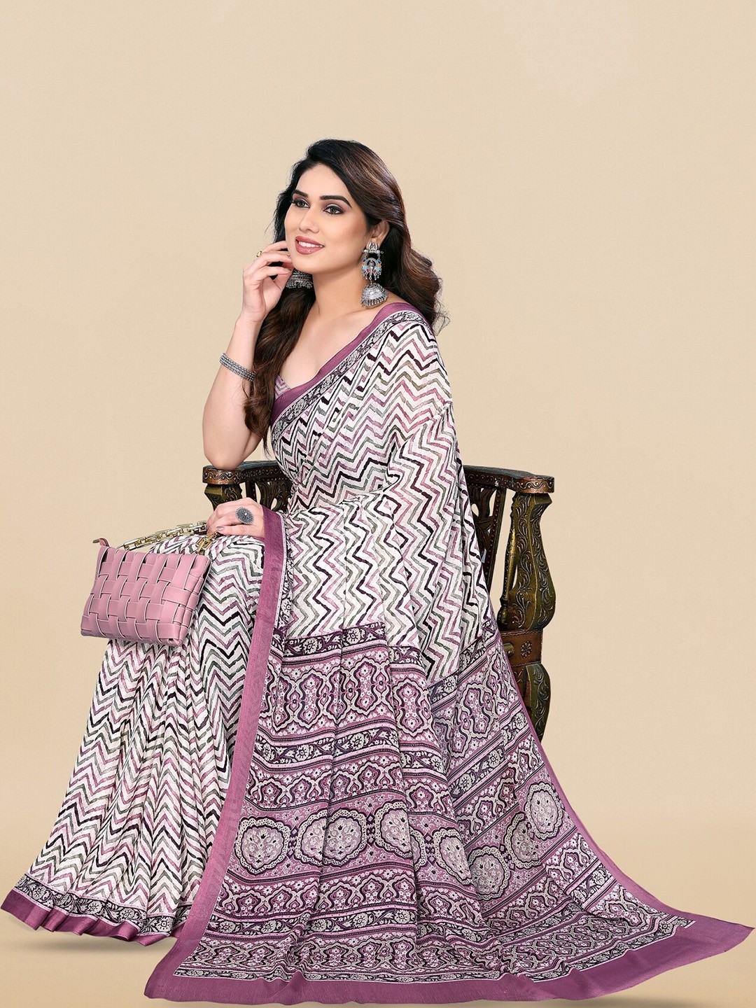 

KALINI Geometric Printed Saree, Cream