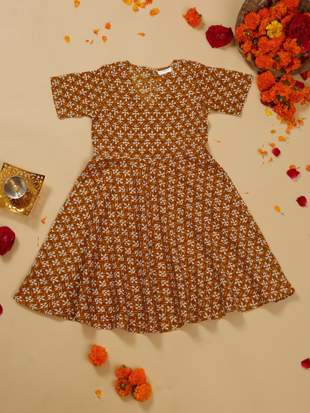 

SAKA DESIGNS Girls Geometric Printed Flared Sleeves Anarkali Kurta, Brown