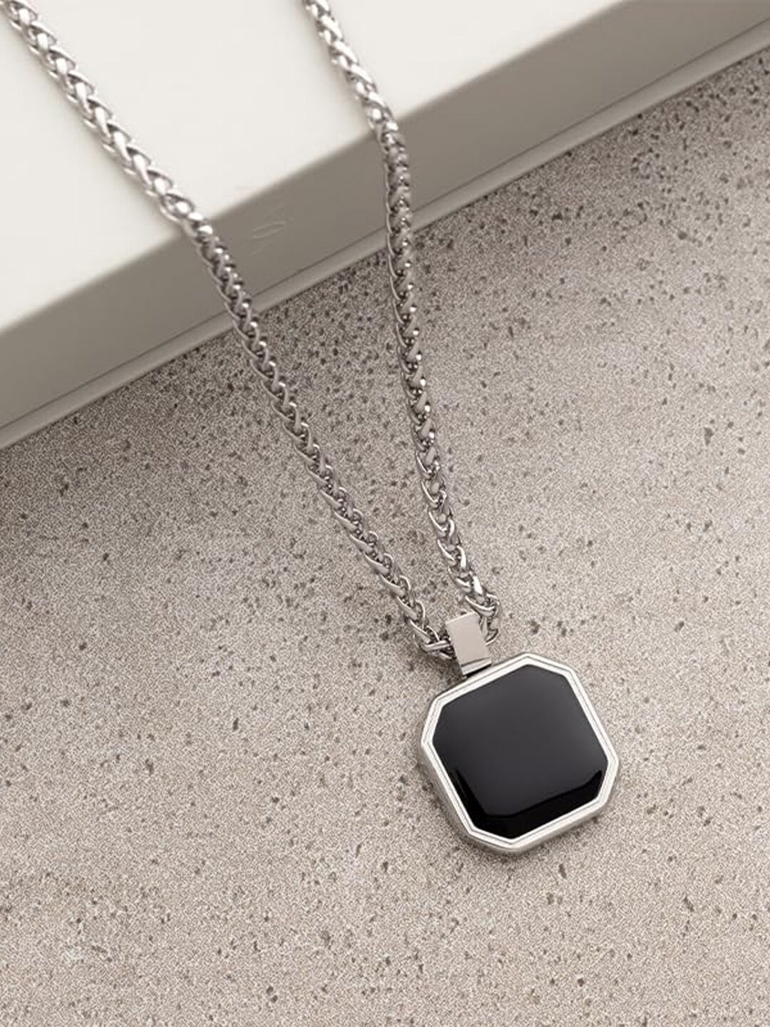 

FIMBUL Silver-Plated Octagonal-Shaped Stainless Steel Pendant With Chain