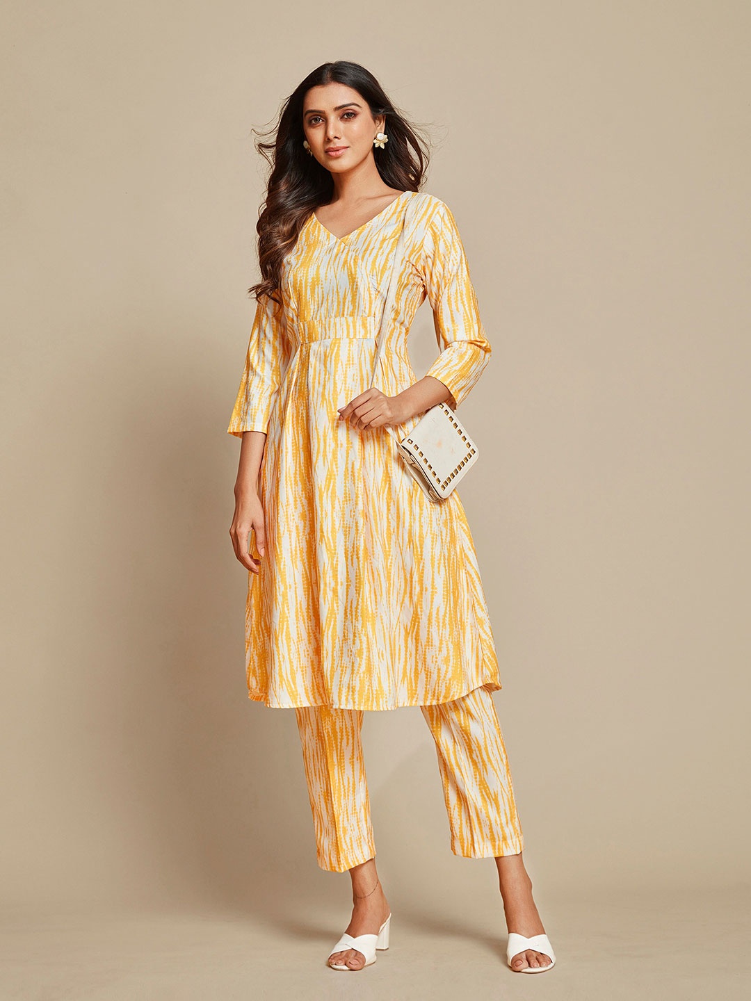 

Anubhutee Tie & Dye V-Neck Pure Cotton A-Line Kurta With Trouser, Yellow