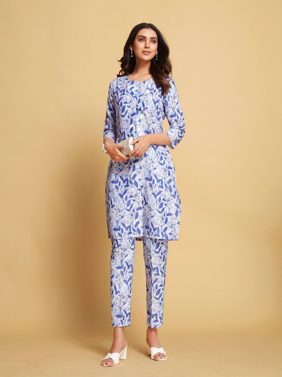 

Anubhutee Floral Printed Pure Cotton Straight Kurta With Trouser, White