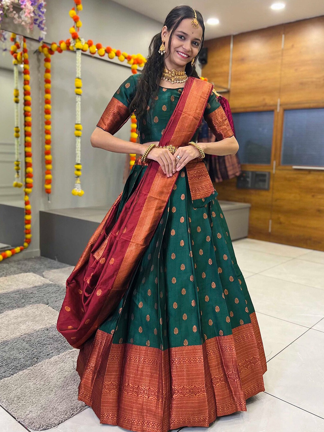 

DIVASTRI Woven Design Semi-Stitched Lehenga & Unstitched Blouse With Dupatta, Green