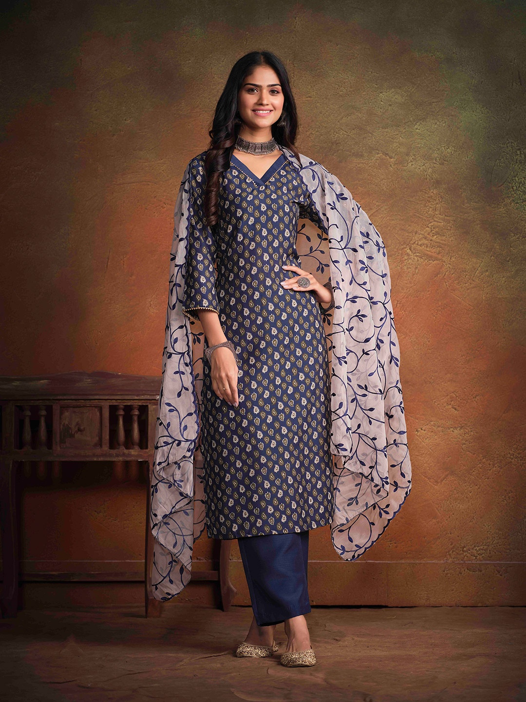 

Anubhutee Ethnic Motif Printed V Neck Three-Quarter Sleeves Gotta Patti Kurta Set, Navy blue