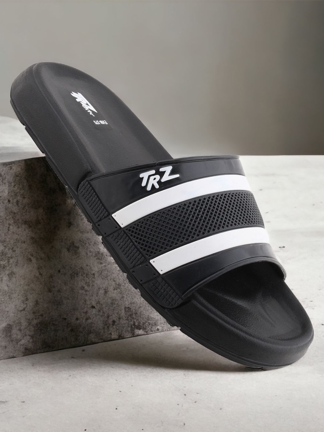 

BAESD Men Striped Rubber Sliders, Black