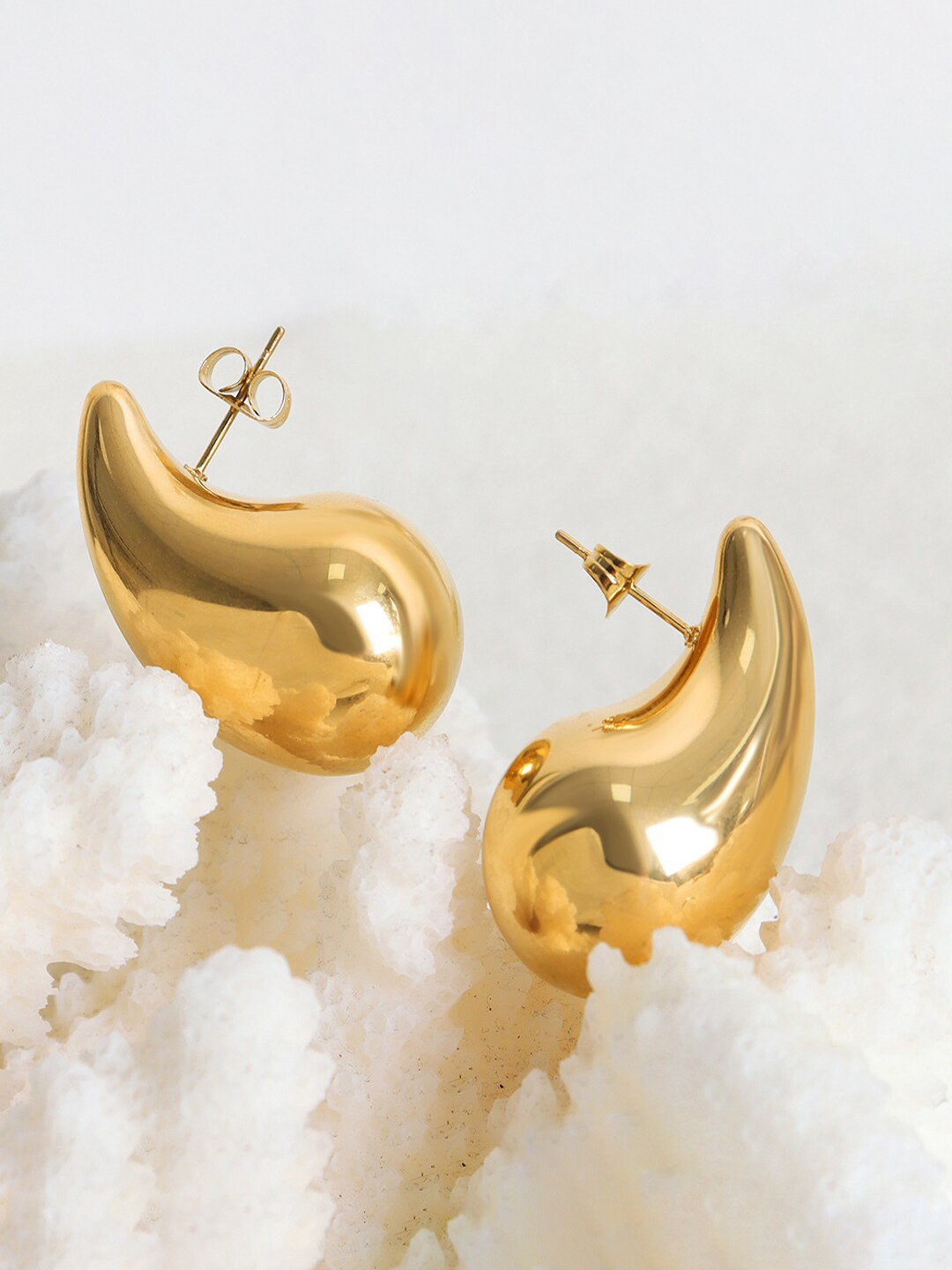 

FIMBUL Gold-Plated Stainless Steel Teardrop Shaped Stud Earrings